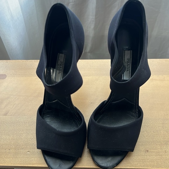 Prada Heels - size 37 - Picture 2 of 7